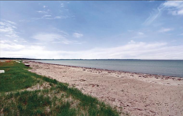 Lej sommerhus i Kalundborg og besøg Bjerge Sydstrand