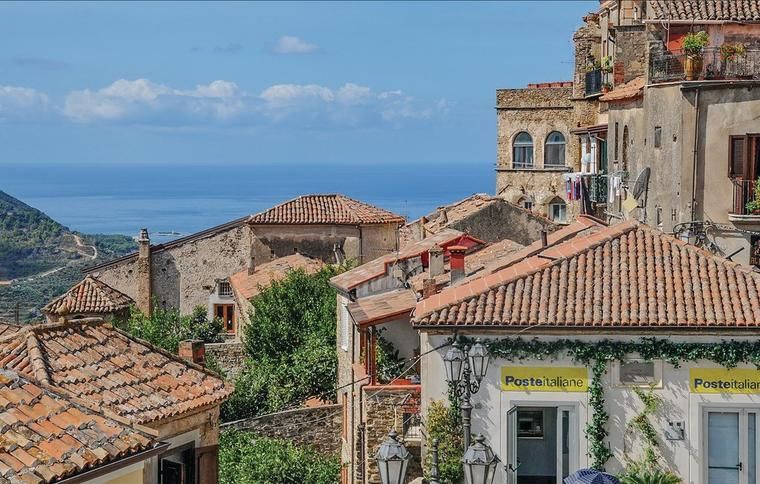 By ved Cilento