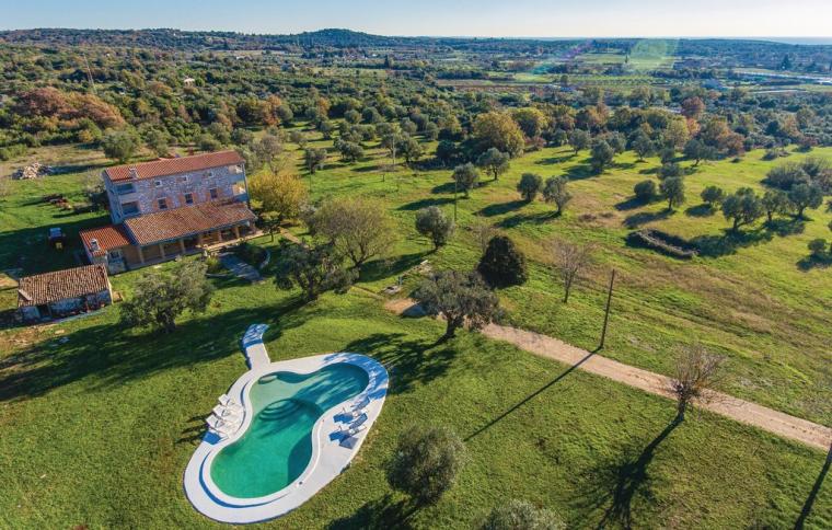 Feriehus Rovinj pool