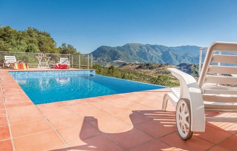 Feriehus med pool Spanien