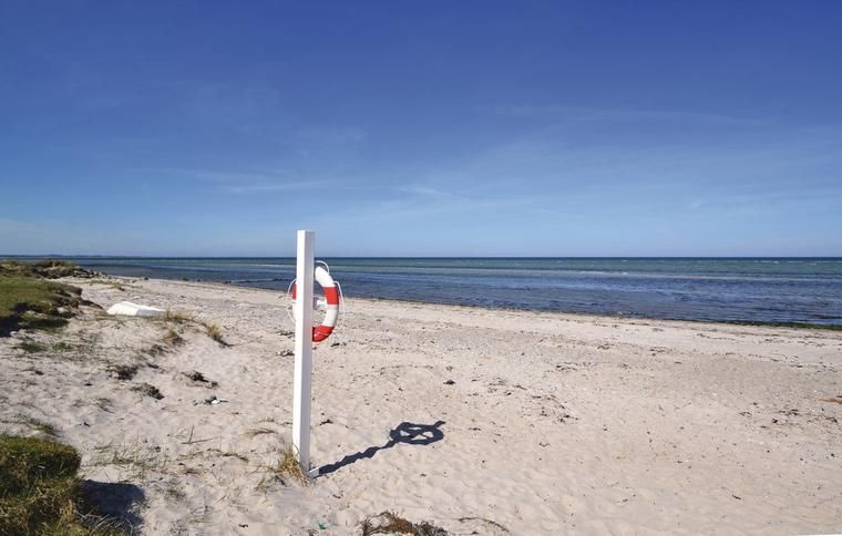 Sommerhus ved Fjellerup Strand