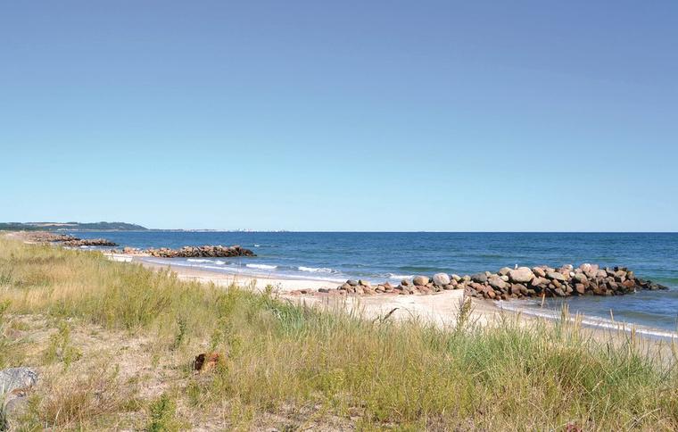 Lej sommerhus i Sæby nær have og strand
