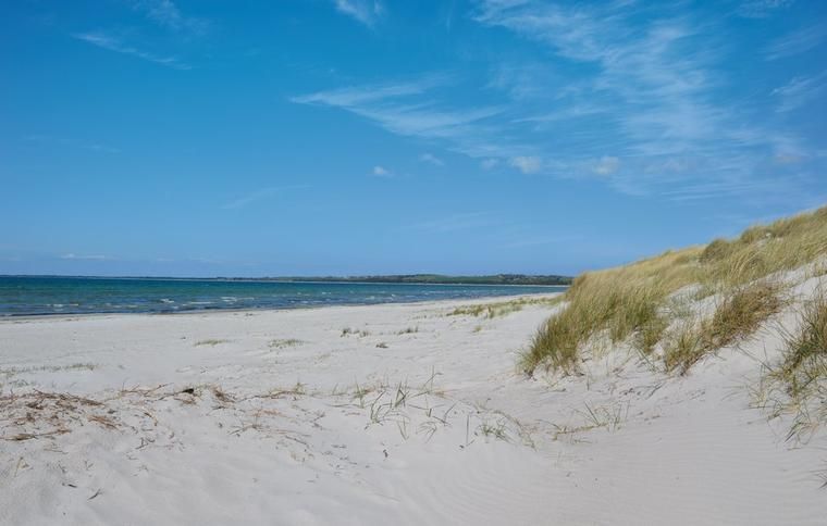 Tag i sommerhus ved Sejerøbugten tæt på mange gode strande