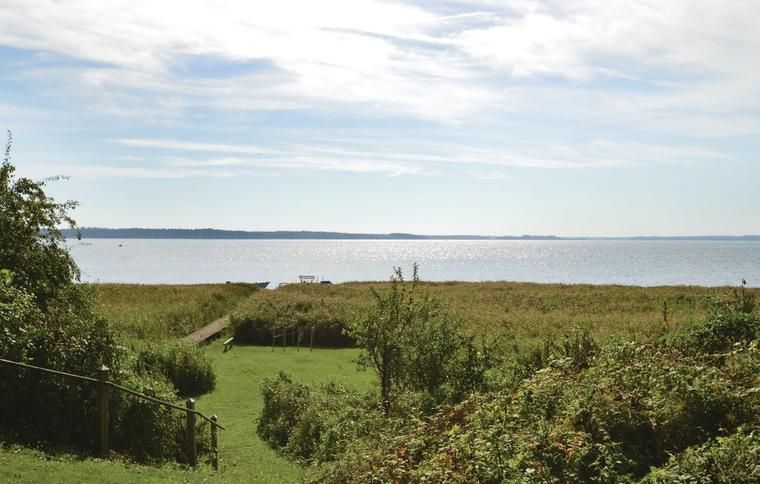 Nyd udsigten over Prøst Fjord fra et sommerhus i Præstø