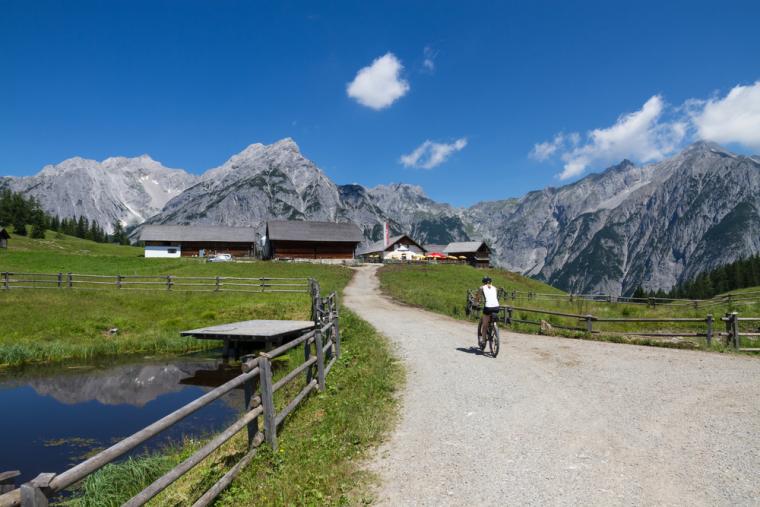 Tag på ferie i Østrig og se naturen fra en mountain bike