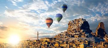 Luftballon i solnedgang